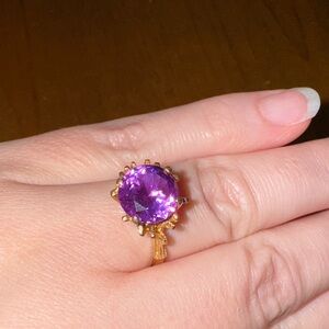 Vintage 14k gold vibrant amethyst ring size 6.5